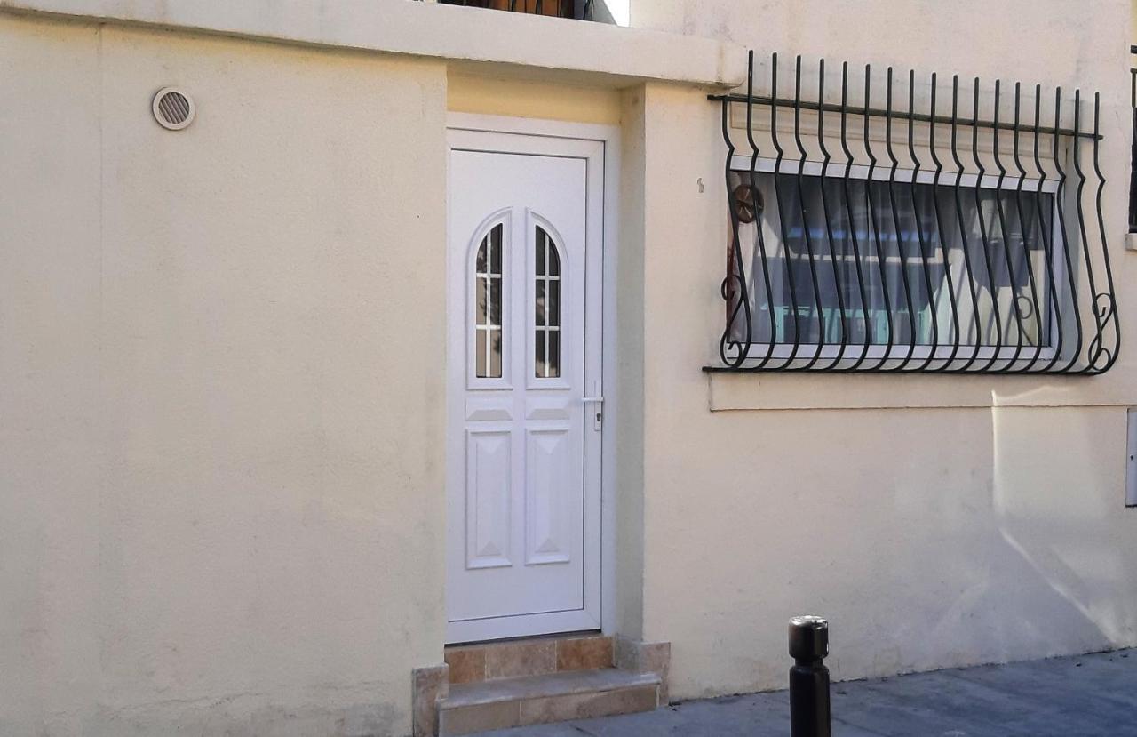 Crew Lighthouse Hostel Antibes Exterior photo